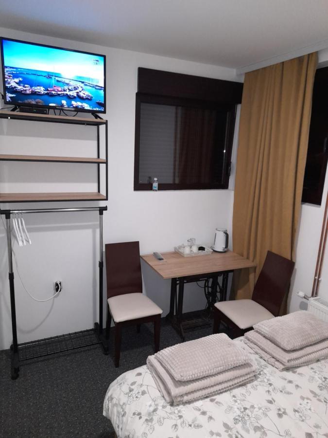 Apartmani Exit Pale Esterno foto