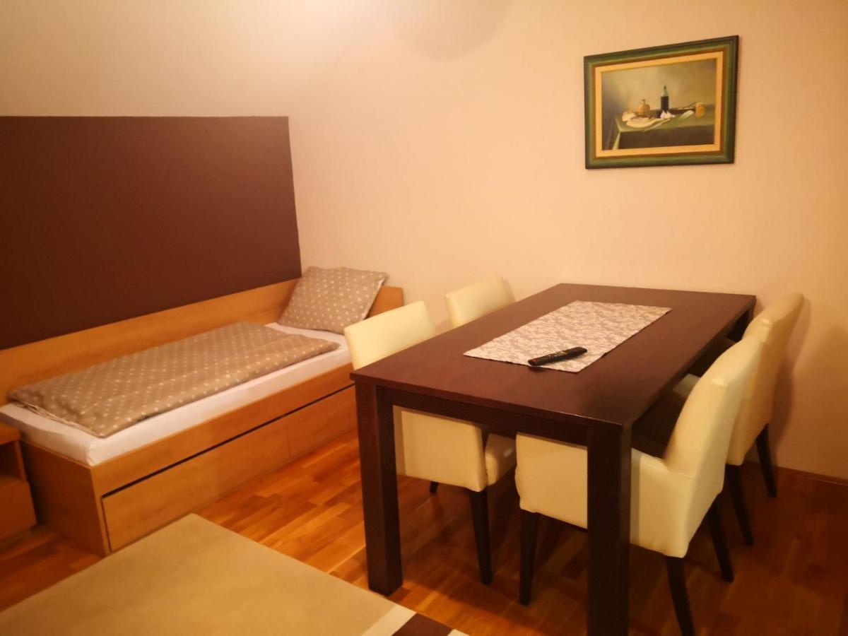 Apartmani Exit Pale Esterno foto