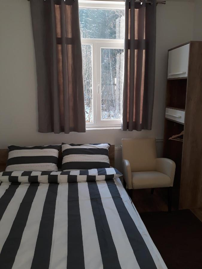 Apartmani Exit Pale Esterno foto