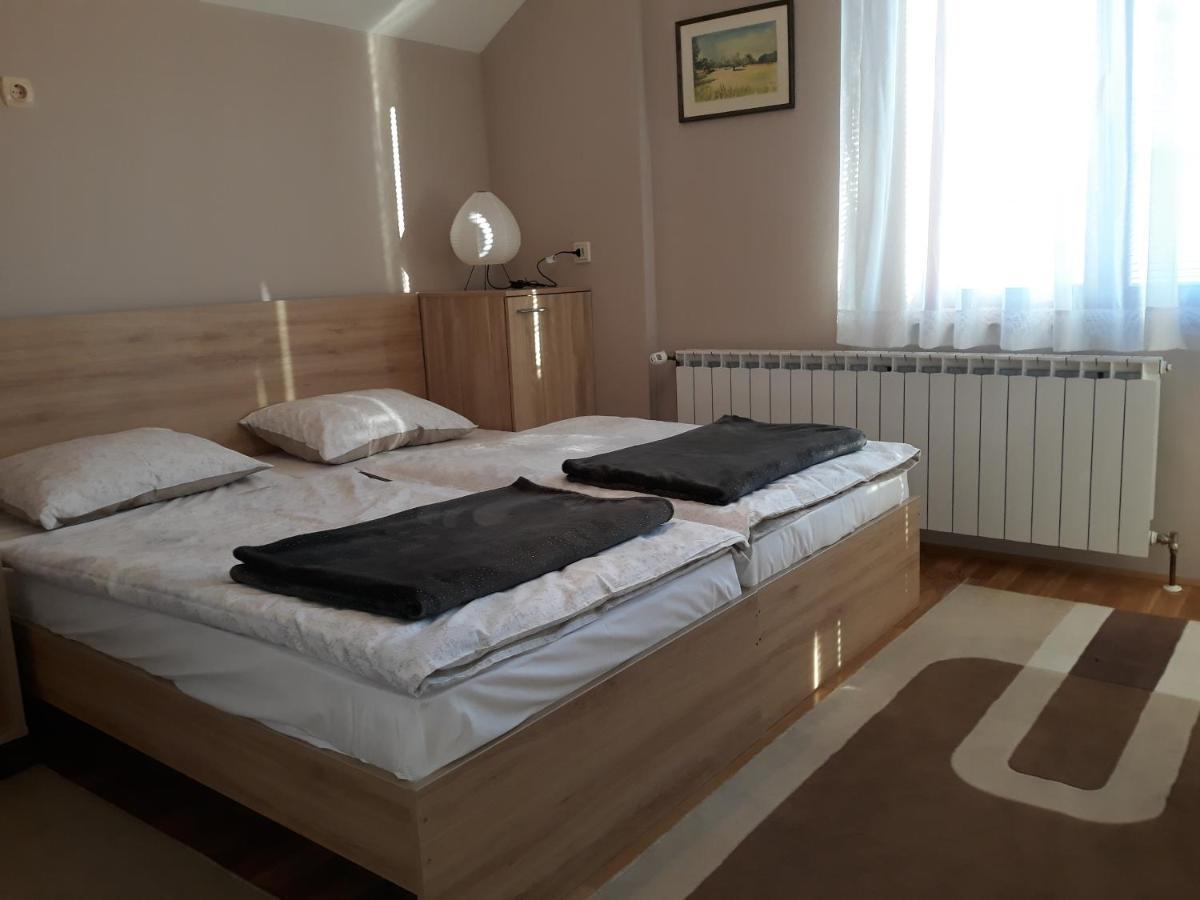 Apartmani Exit Pale Esterno foto